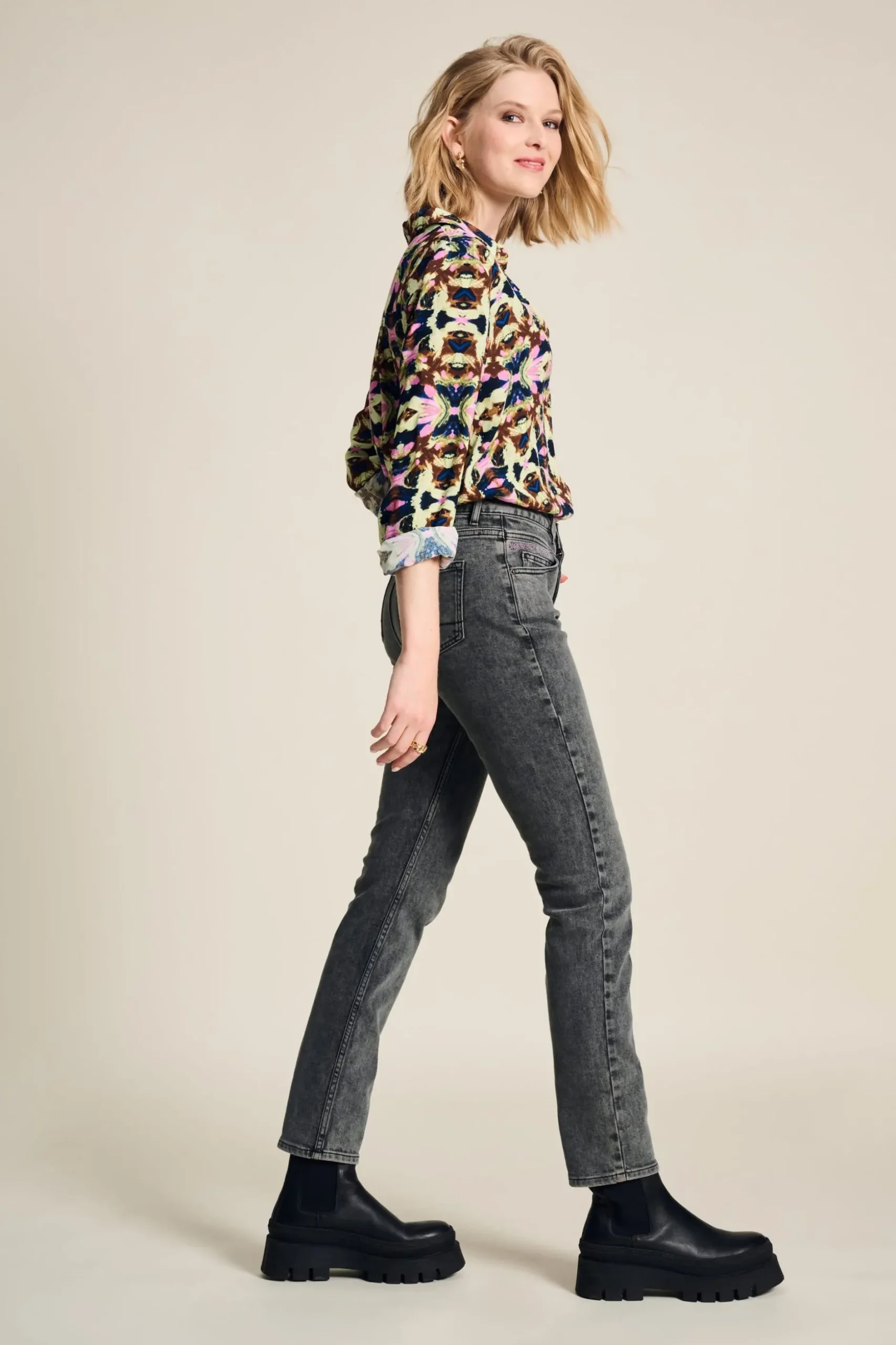 blouse_mila_butterfly_sky_1.webp POM Amsterdam BLOUSE Mila | Blouses