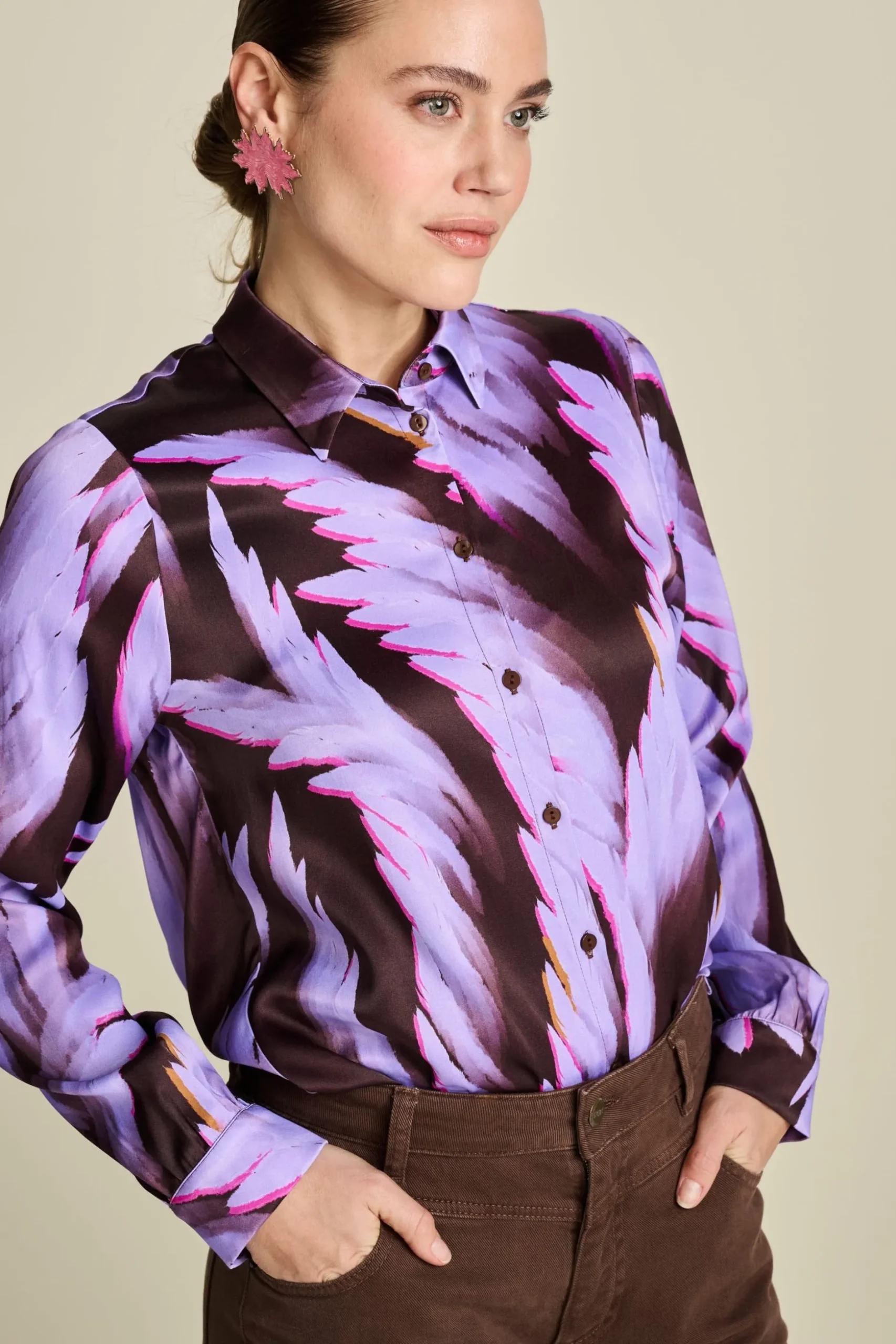 blouse_mila_satin_feathers_brown_0.webp POM Amsterdam BLOUSE Mila Satin | Blouses