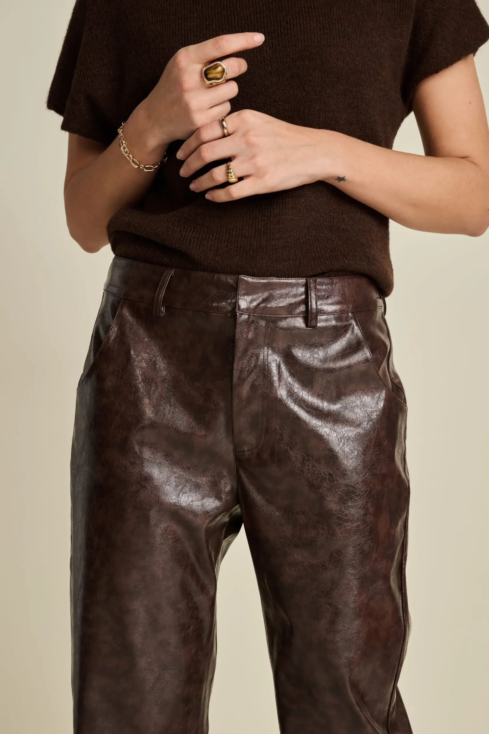 broek_faux_leather_brown_5.webp POM Amsterdam BROEK Faux Leather Brown | Broeken