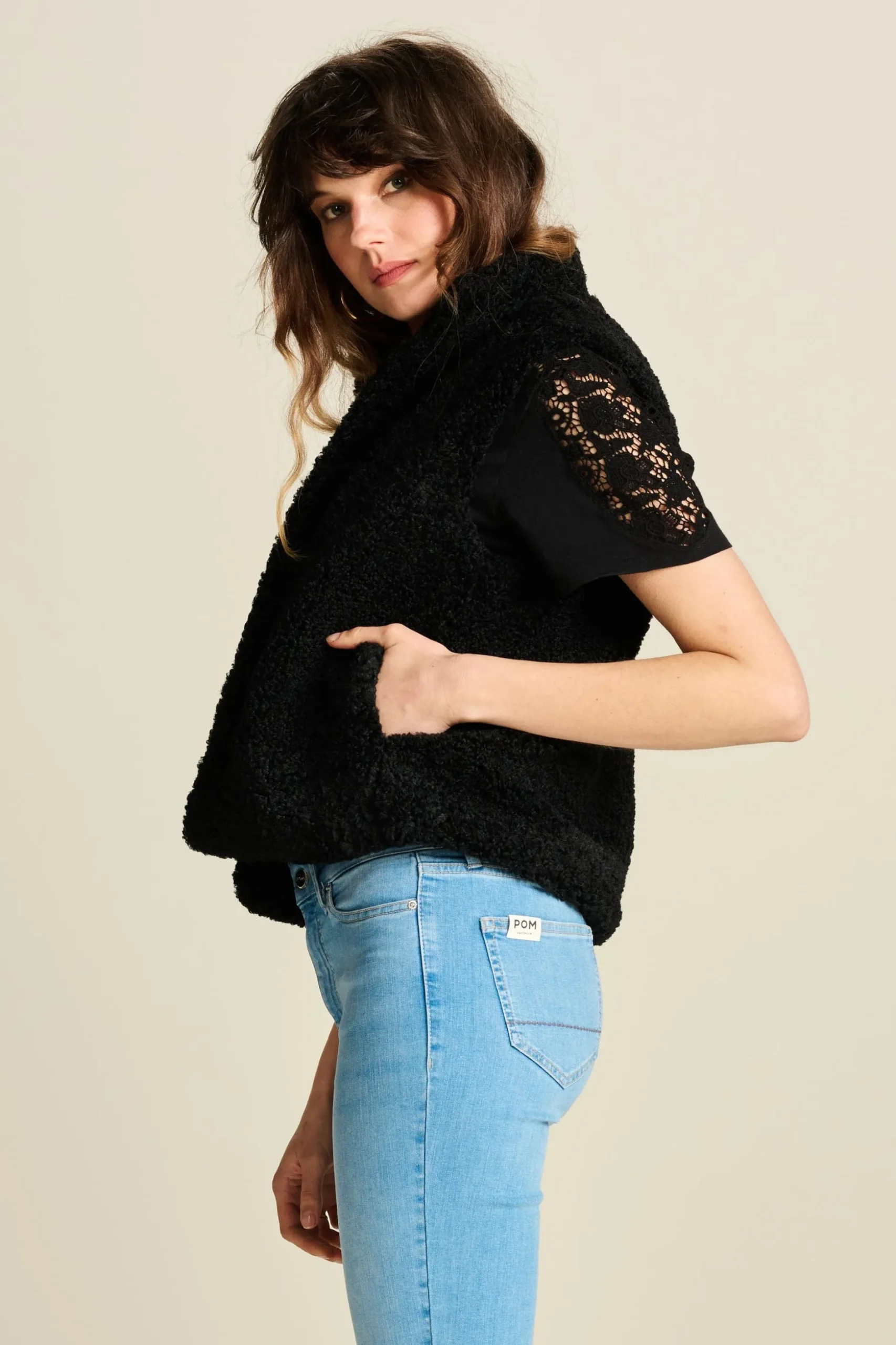 gilet_teddy_love_black_2.webp POM Amsterdam GILET Teddy Love | Gilets | Jassen & Blazers
