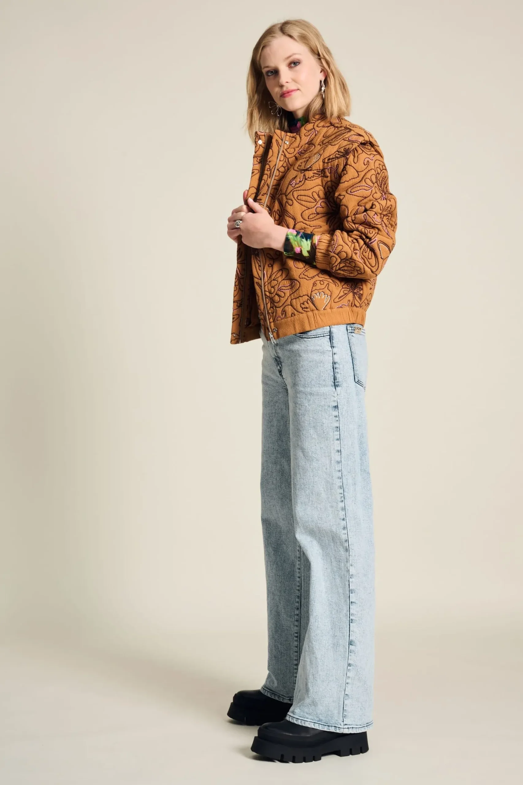 jacket_butterfly_sugar_brown_3.webp POM Amsterdam JACKET Butterfly Sugar Brown | Jassen & Blazers