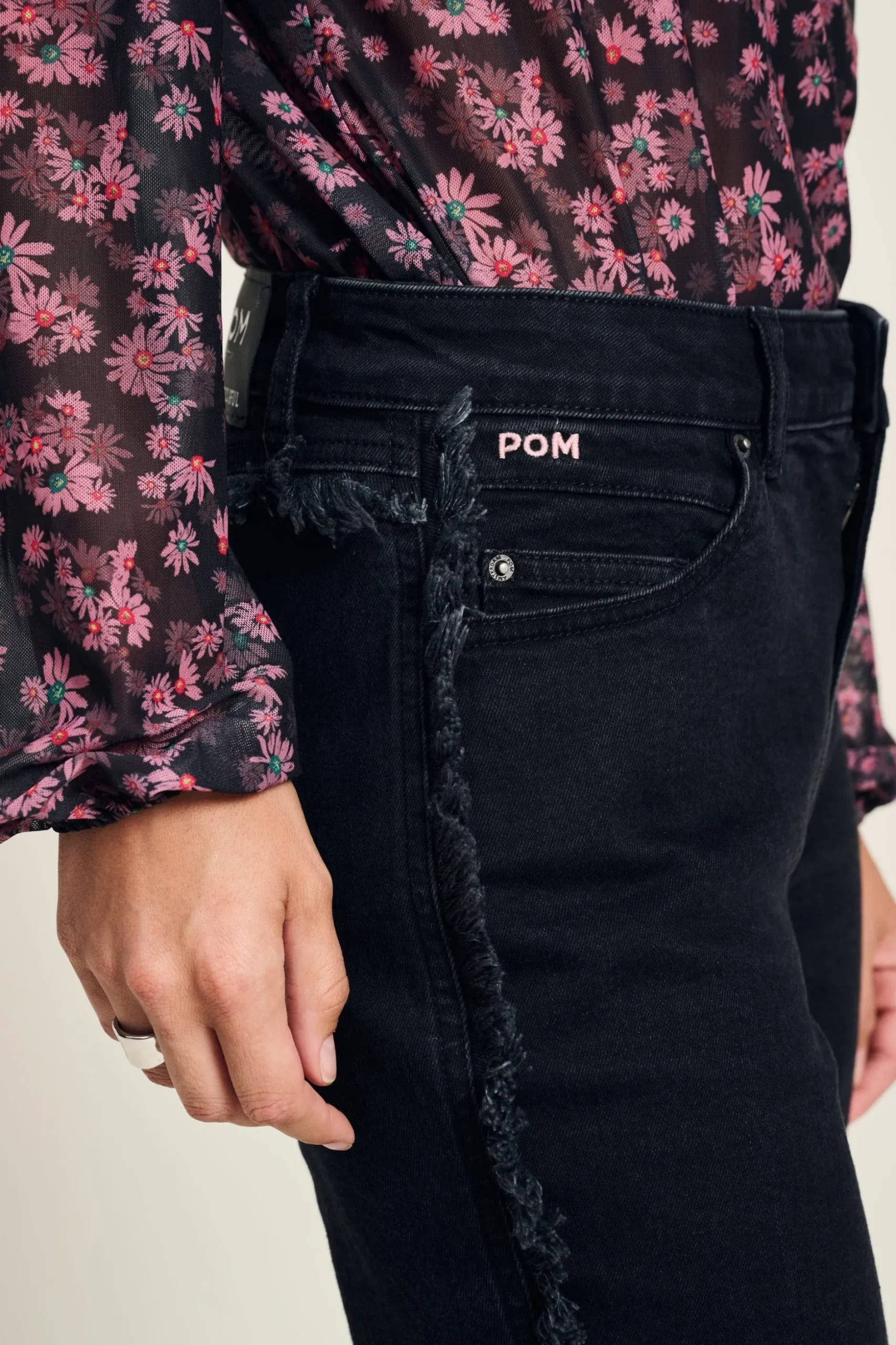 jeans_tapered_washed_black_5.webp POM Amsterdam JEANS Tapered Washed Black | Co-Ords | Broeken