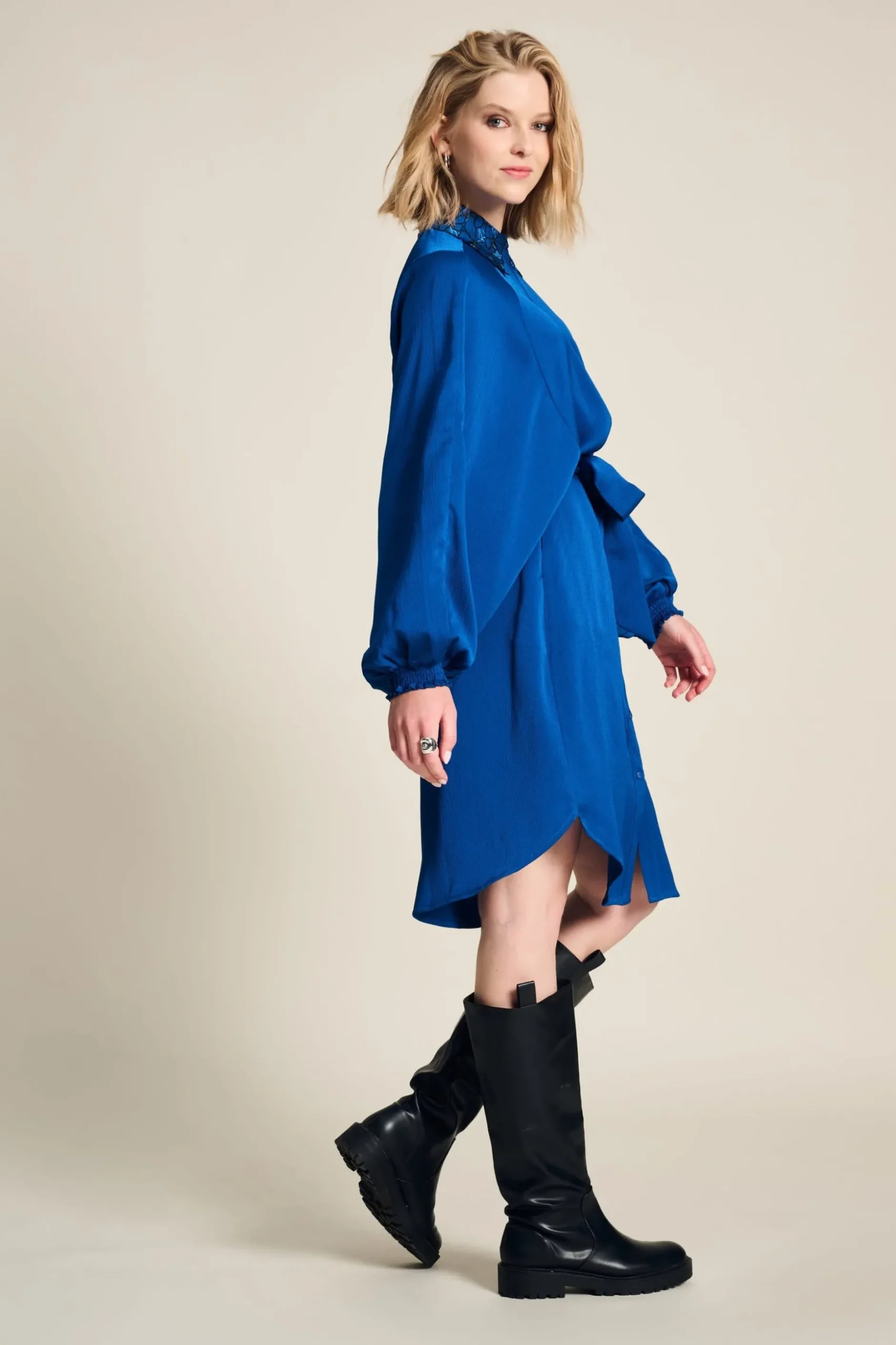 jurk_butterfly_bright_blue_4.webp POM Amsterdam JURK Butterfly Bright Blue | Jurken