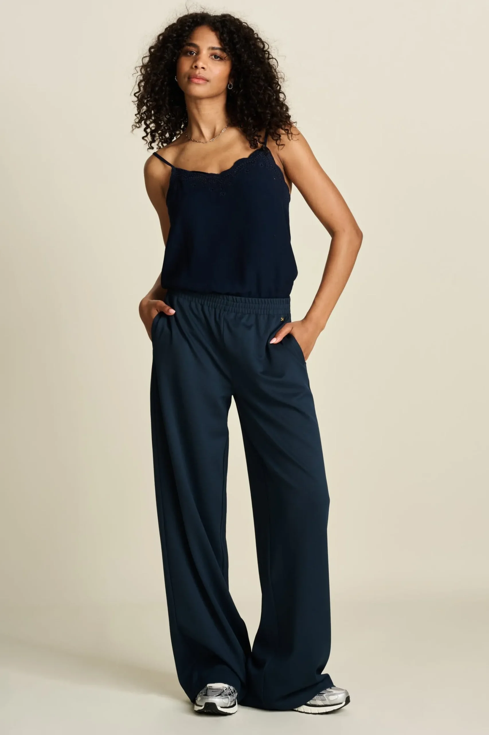 top_emmi_dark_navy_5.webp POM Amsterdam TOP Emmi | Tops & Turtlenecks