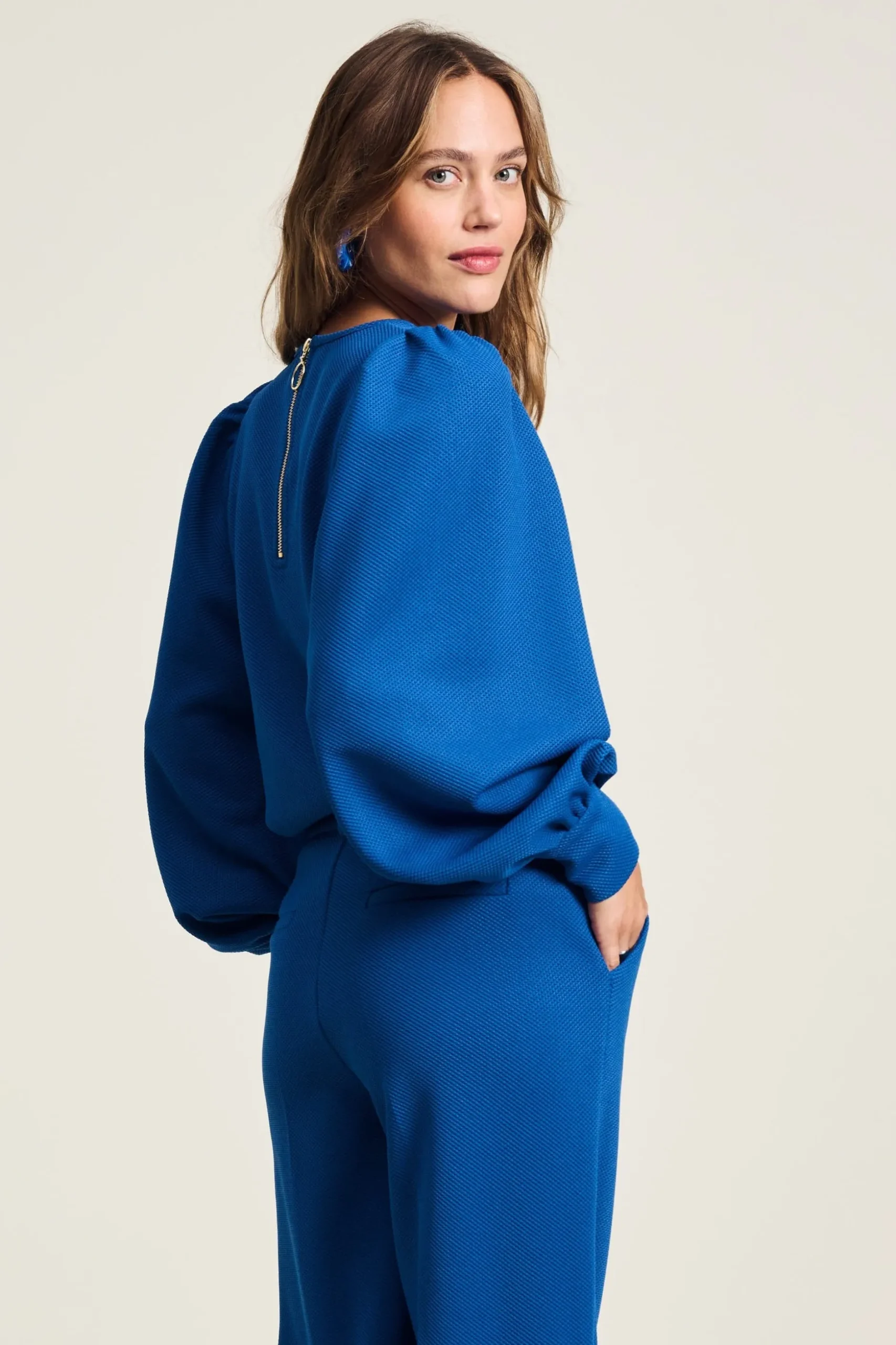 top_mid_blue_4.webp POM Amsterdam TOP | Tops & Turtlenecks