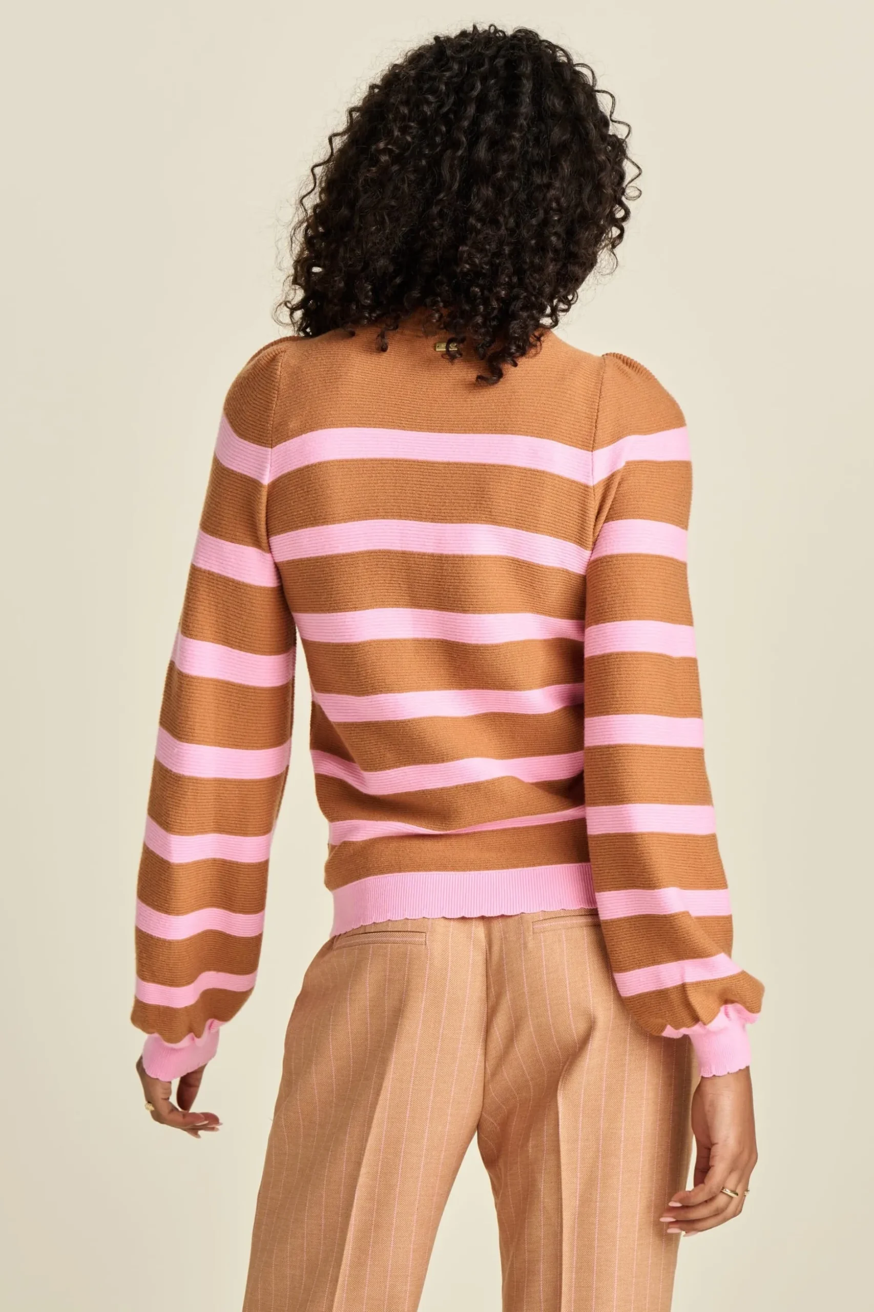 trui_striped_sugar_brown_2.webp POM Amsterdam TRUI Striped Sugar Brown | Truien & Vesten