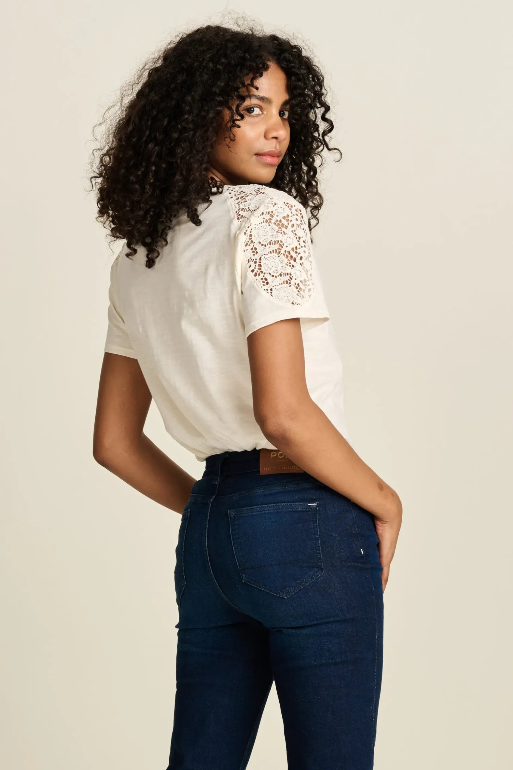 tshirt_ellen_ecru_2.webp POM Amsterdam TSHIRT Ellen | Tops & Turtlenecks