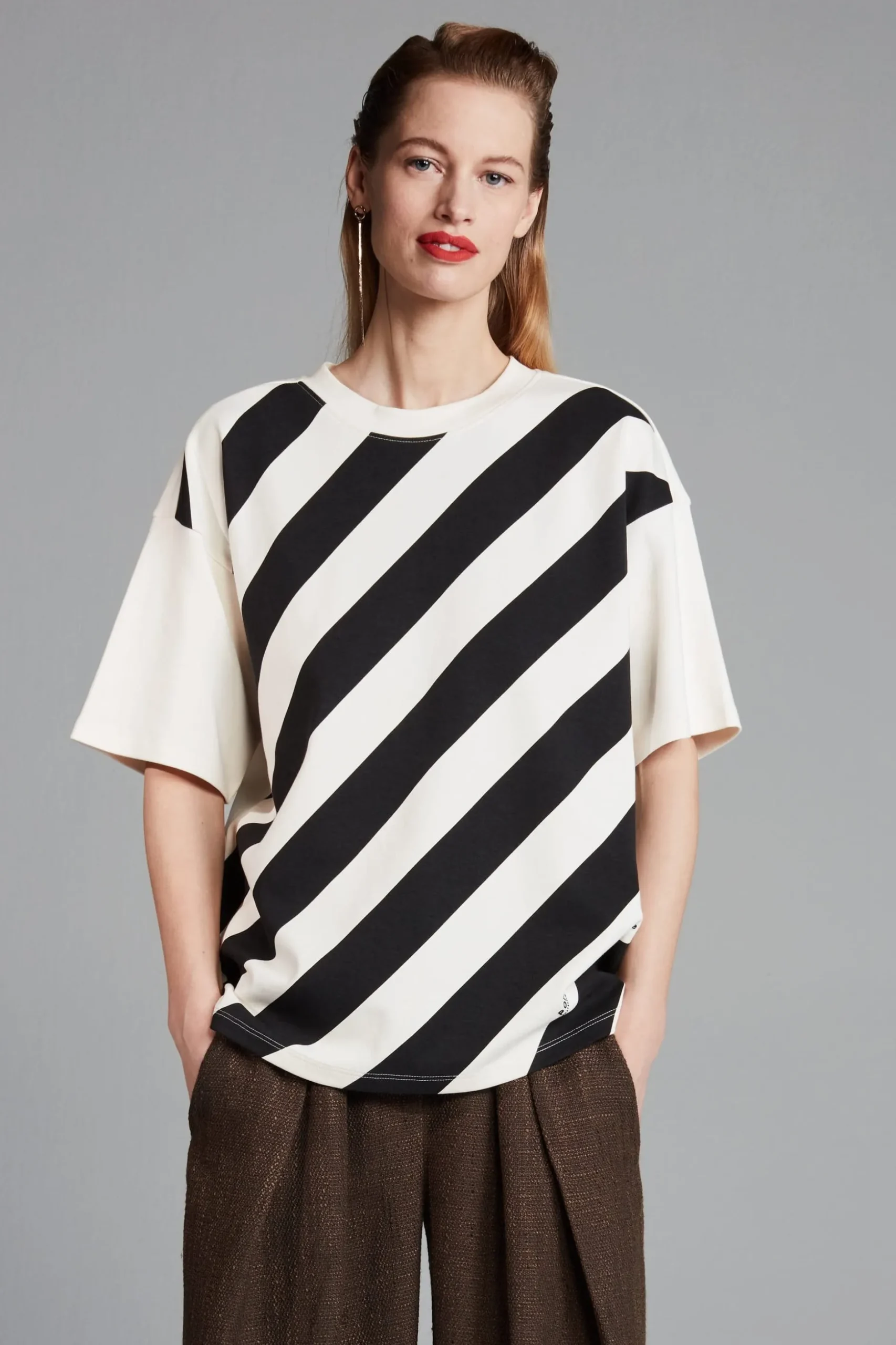 tshirt_meryl_0.webp POM Amsterdam TSHIRT Meryl | Tops & Turtlenecks